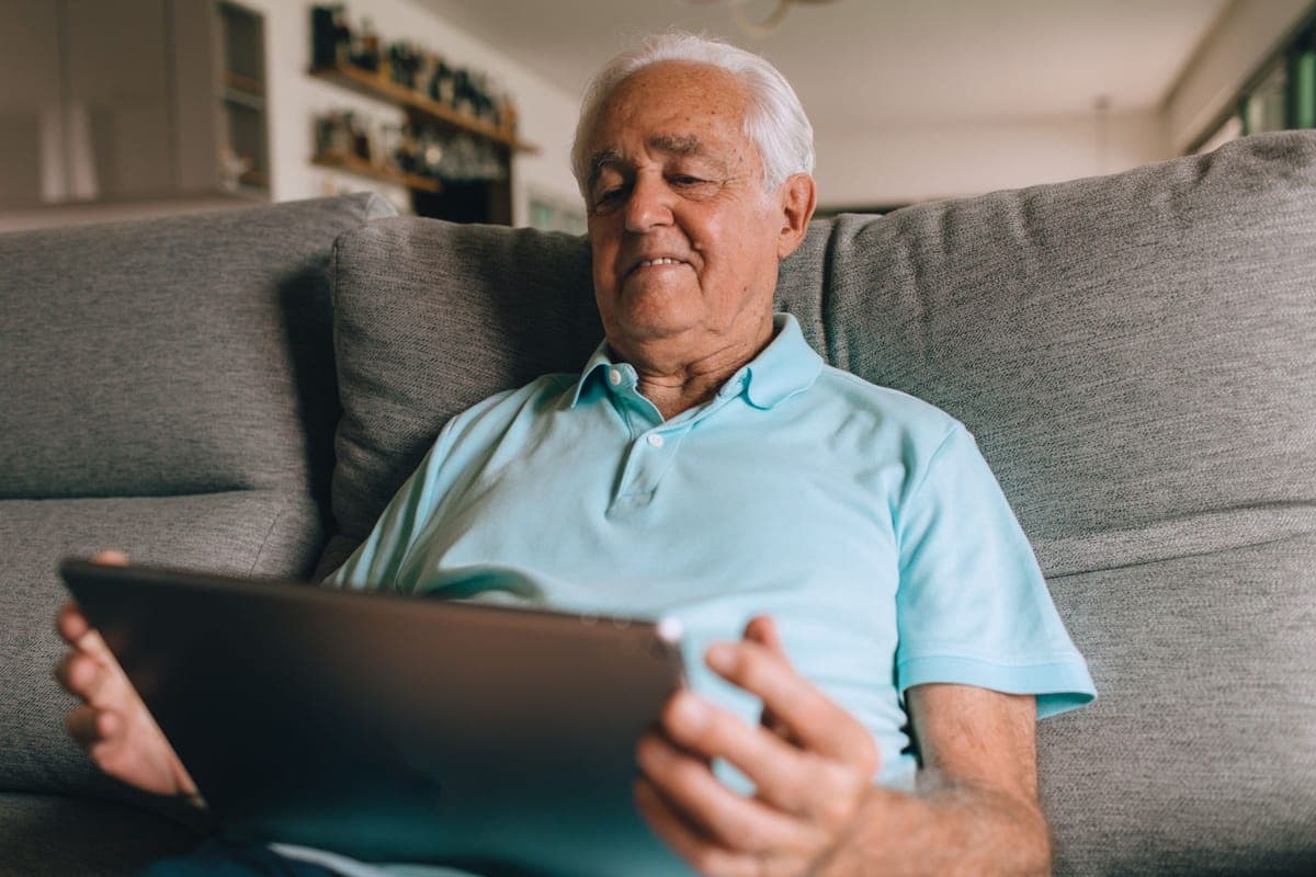 Steady & Simple — Easy-to-use tech for older adults